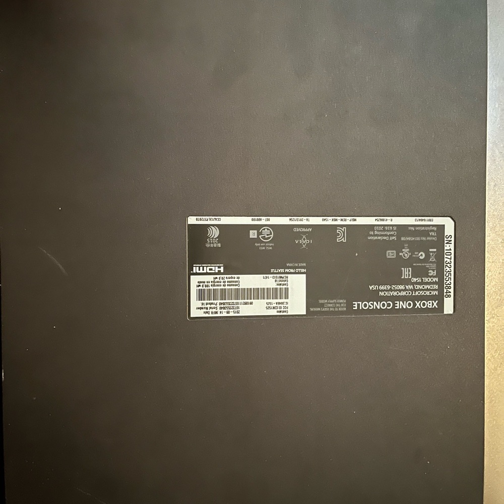 Xbox one comes with power cord